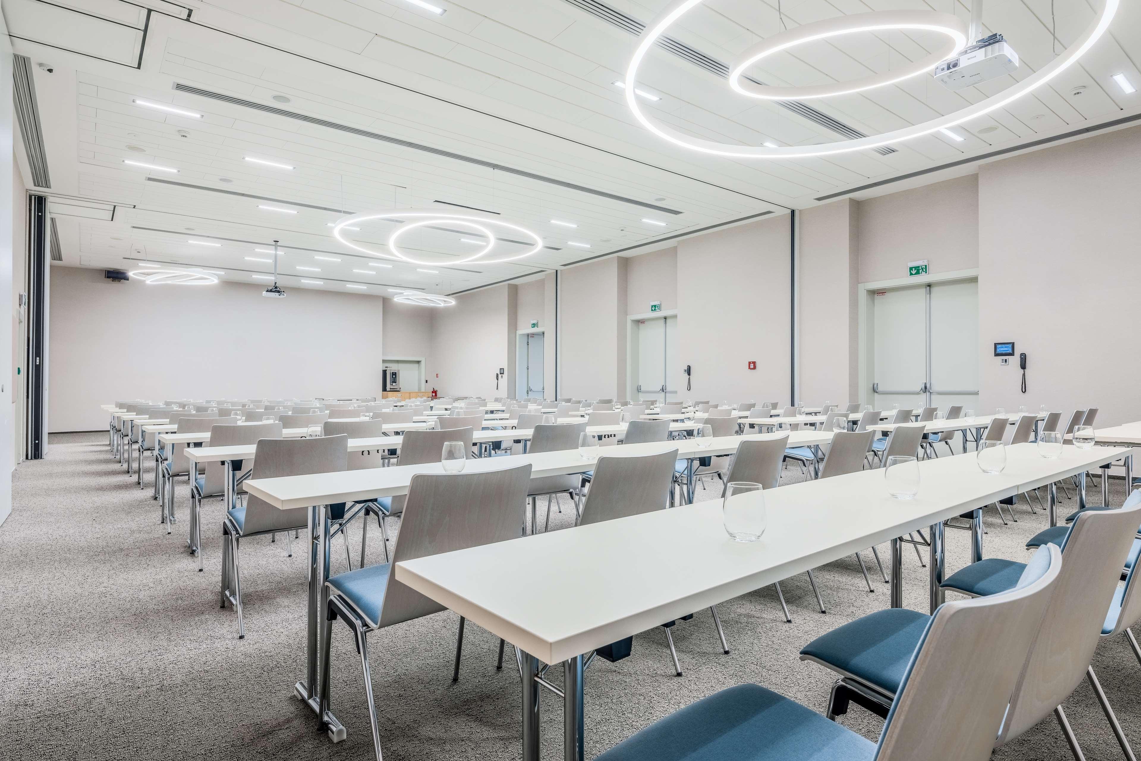 Готель Park By Radisson Danube 4*