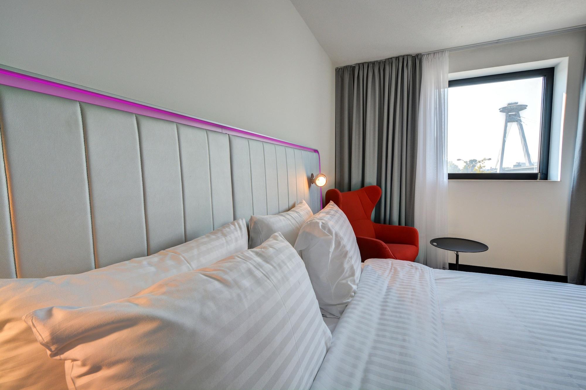 Готель Park By Radisson Danube 4*